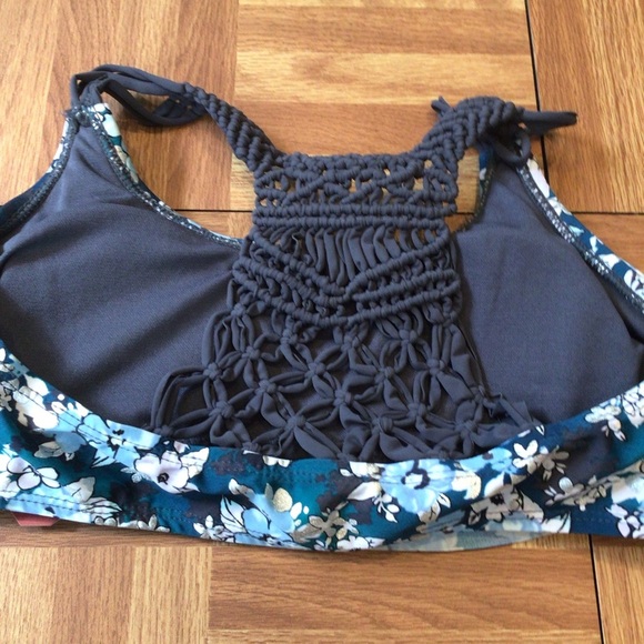 Arizona Jean Co Blue Floral Flounce Bikini Top - Picture 8 of 10